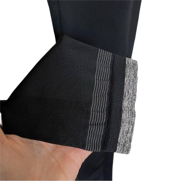 Athleta Andes High Rise Tight / Leggings Black Grey Striped Size XS - Picture 3 of 6